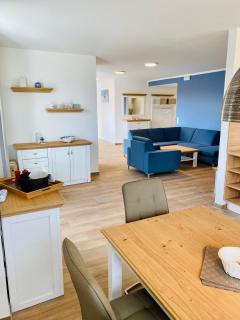 Duhner Allee 10, Litfaß 12 - 7