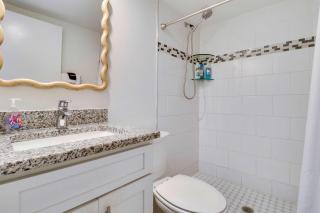 Sailfish Suites 5 - Waterfront Lodging - 1