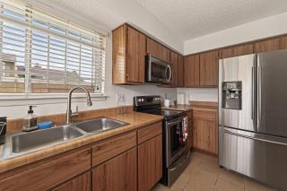 Modern & Elegant 3BR Home Steps from NRG Stadium & Texas Medical Center - 3