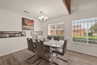 Modern & Elegant 3BR Home Steps from NRG Stadium & Texas Medical Center - 1
