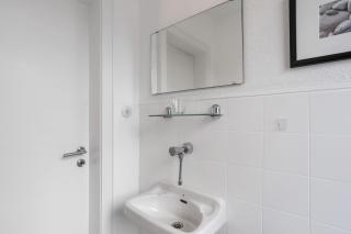 Schöne Dachgeschoss Wohnung - 9