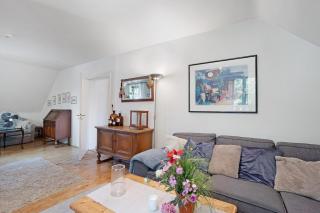 Schöne Dachgeschoss Wohnung - 7