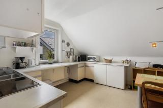 Schöne Dachgeschoss Wohnung - 4