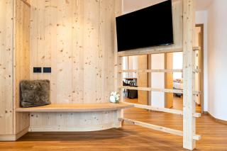 Les Ciases Chalets Dolomites Apt 1 - 2