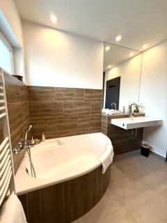 Local-Lux Garden Residence B- 2 Bedrooms-Terrace - 4