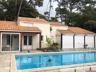 Maison piscine partagée vers ocean - 0