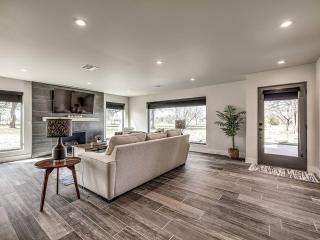 Modern Farmhouse I Quite Escape w/ Vibrant Kitchen - 8