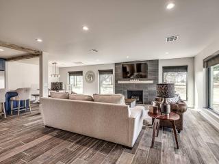 Modern Farmhouse I Quite Escape w/ Vibrant Kitchen - 2