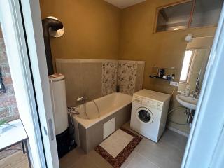 Zimmer geräumiger Wohnküche am Stadtrand mit Holzofen - 4