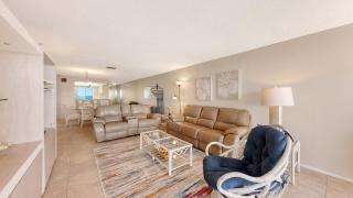 Breath-Taking Bayfront, Beach across the Street! - 2