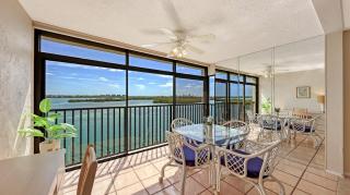 Breath-Taking Bayfront, Beach across the Street! - 5