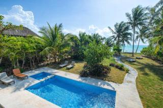 Beachfront home with private pool beach access balcony with ocean views patio - Villa Belleza - 9