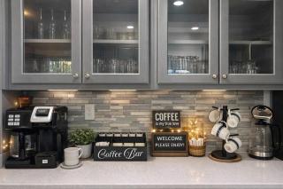 Backyard Oasis • 5BR • Hot Tub • 2 Fire Pits • Game Room • Resort Amenities • Lake Access - 8