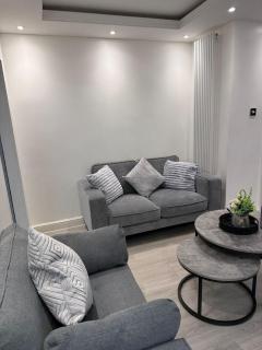 Modern home near city centre, Etihad Co-op live - 5