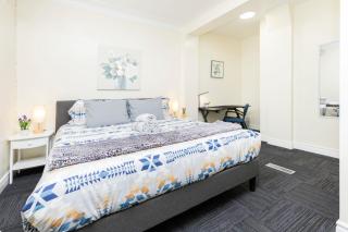 Pet Friendly Apartment Near Chinatown - 9