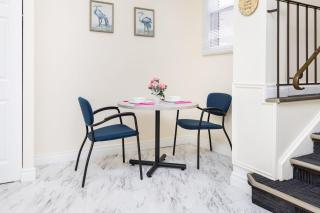 Pet Friendly Apartment Near Chinatown - 7