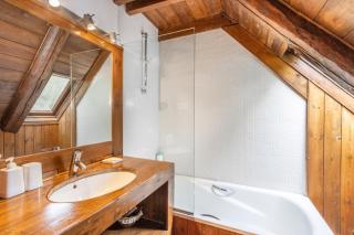 Casa aranesa en centro de Arties - 4