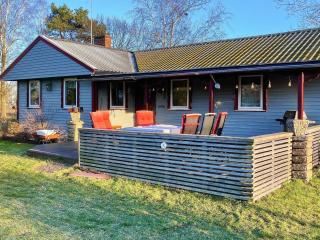 6 person holiday home in LÖTTORP - 4