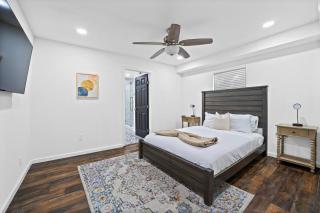 10 min to NRG Stadium, TMC | Modern Stay Sleeps 8 - 8