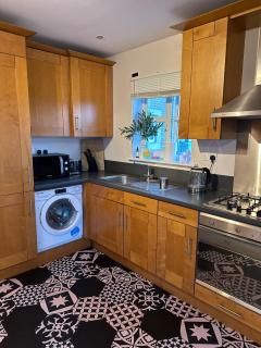 Modern 1 bed flat with parking by Bluewater shopping mall - 3