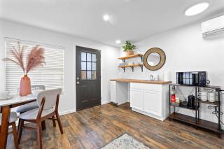 Cozy Casita | Close to Downtown, Stadiums & TMC - 1