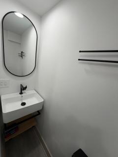 Luxurious Bronzeville Apartment with RoofTop - 4