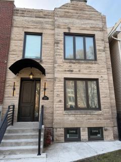 Luxurious Bronzeville Apartment with RoofTop - 9