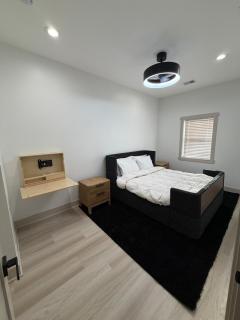 Luxurious Bronzeville Apartment with RoofTop - 2