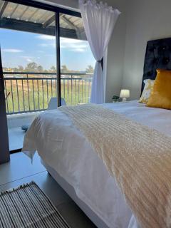 Amazing 1BR With River View in Waterfall-Midrand - 2