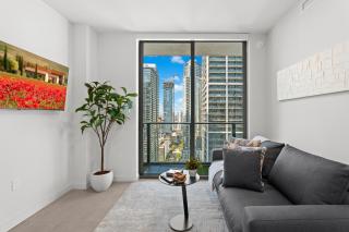 32nd Floor Gem with Breathtaking Views in DT Miami - 0