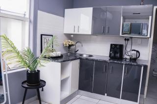 Bachelor suite in Rustenburg - 9