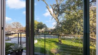 Sleeps 22 15min ATX & Lake Theater Arcade Sauna - 3