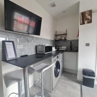 West Street Studios, Free WIFI, FREE Parking, Washer dryer - 3