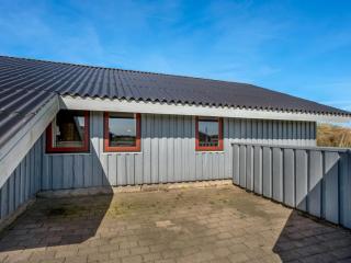 Holiday Home Flory - 400m from the sea by Interhome - 5