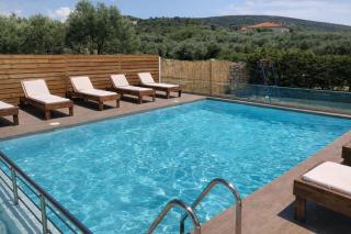 Studios River - Potos Escape with Pool and Views - 0