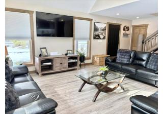 Sunny Peaks - Valemount - 6