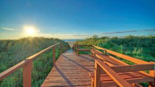 Sunkissed Seaside by AvantStay - 8