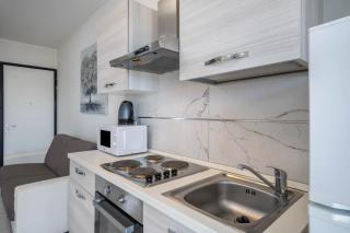 Planet Suite 404 - 2