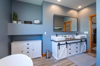 Canopy Creek Connestee Falls · Canopy Creek Luxury Home with F/P - 1