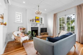 Character 1 BDR 1920s apartment Mount Eden Village - 0
