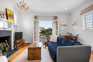 Character 1 BDR 1920s apartment Mount Eden Village - 4
