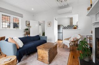 Character 1 BDR 1920s apartment Mount Eden Village - 5