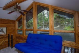 Blissful Bears Mountain · Blissful Bear Cabin, Long Range View 2 - 6