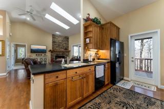 Bearly Ruffin It · Bearly Ruffin It in Connestee Falls - 7