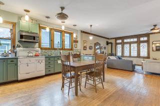 Historic 1930s Retreat! Walk to Wicker Park - 2