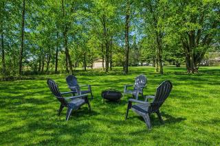Lakewood Luxury - Pool - Hot Tub - Walk to Town - Family Friendly - 3