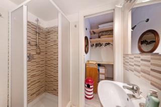 Goccia di mare with free parking - 4