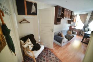 Downtown Historical House with Renovated apartments free P near - 8