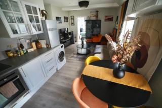 Downtown Historical House with Renovated apartments free P near - 4