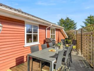 Holiday Home Elza - 700m from the sea by Interhome - 2